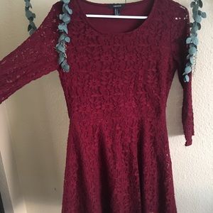 F21 | 🥀Holiday lace dress